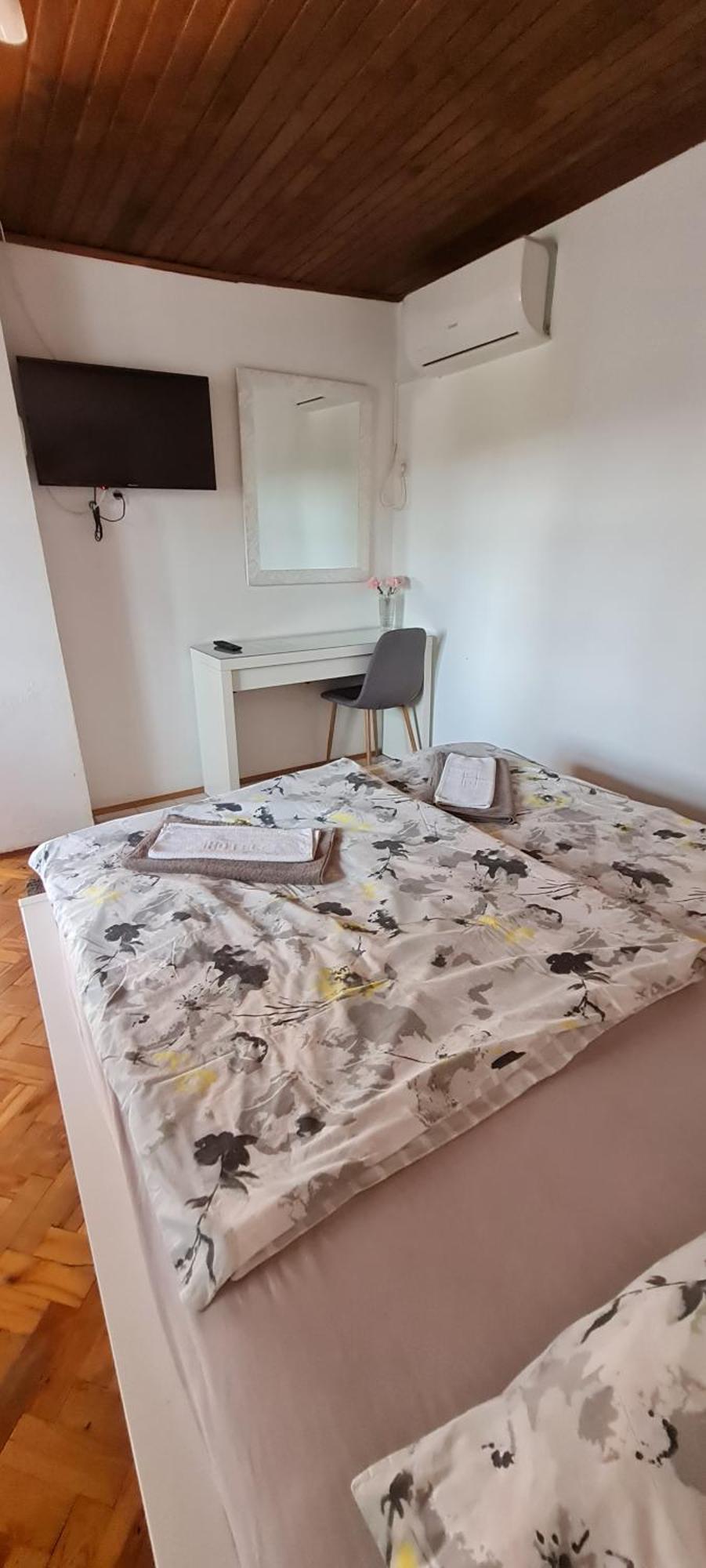 Sobe Zimmer Rooms Nika Tusilovic Екстер'єр фото