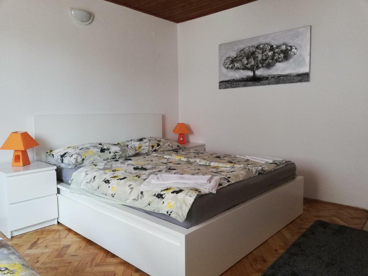 Sobe Zimmer Rooms Nika Tusilovic Екстер'єр фото