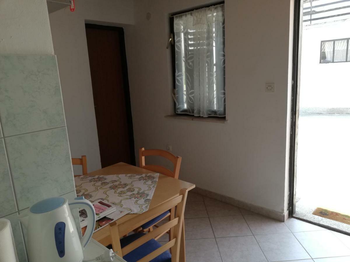 Sobe Zimmer Rooms Nika Tusilovic Екстер'єр фото