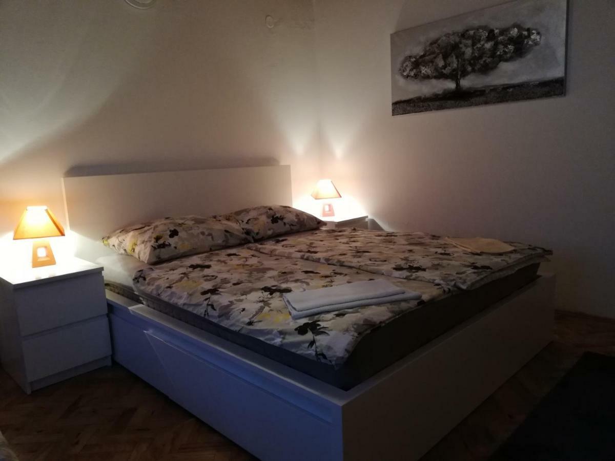 Sobe Zimmer Rooms Nika Tusilovic Екстер'єр фото
